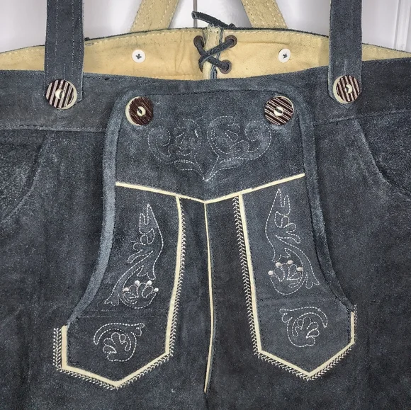 Authentic German Men’s Black Suede Lederhosen with Suspenders – Size 54 - Picture 3 of 13